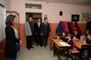 Bursa Osmangazi'den eğitime b&uuml;y&uuml;k destek