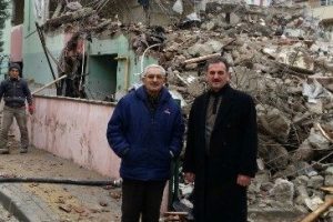 Bursa'da &ccedil;&uuml;r&uuml;k kamu binaları yıkılıyor