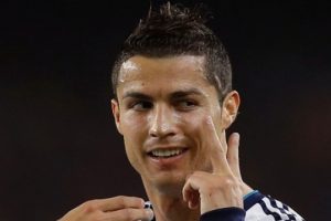 Ronaldo 2 yıl daha Madrid'te