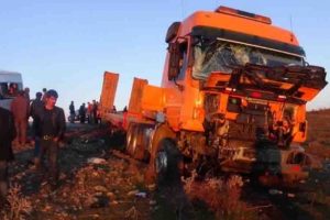 Katliam gibi kaza: 7 &ouml;l&uuml;, 16 yaralı