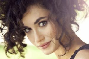 Hande Doğandemir'den 'aşk' dolu a&ccedil;ıklamalar...