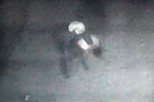 Sokak ortasında 25 yerinden bı&ccedil;aklandı
