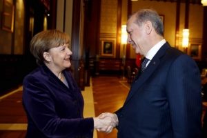 Bild: "Erdoğan'ın g&ouml;sterişli sarayında sığınmacı zirvesi"
