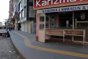 Diyarbakır'da kepenkler a&ccedil;ılmadı
