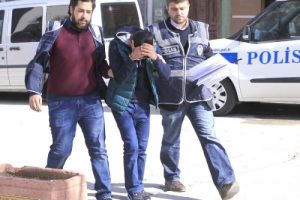 Avukatın evinden bilgisayar &ccedil;alan ş&uuml;pheli yakalandı