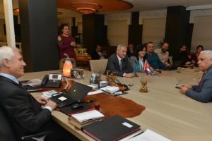 Bursa Nil&uuml;fer'de K&uuml;ba Devrimi'ni anlattı