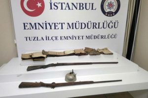 Tarihi t&uuml;fek ve Kur'an ele ge&ccedil;irildi