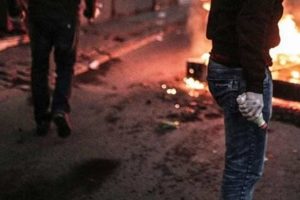 Diyarbakır'da olaylar s&uuml;r&uuml;yor