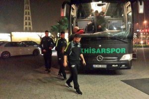Akhisar kampa girdi