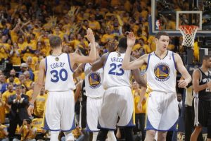 Warriors tam gaz devam