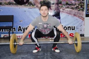 Suriyeli milli haltercinin hayalleri de yıkıldı