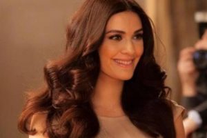 Berg&uuml;zar Korel: D&uuml;nyanın en sa&ccedil;ma g&uuml;n&uuml;...