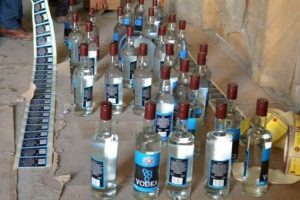 Adana'da sahte i&ccedil;ki imalathanesi ortaya &ccedil;ıkarıldı
