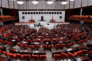 MHP'li ve HDP'liler mecliste tartıştı