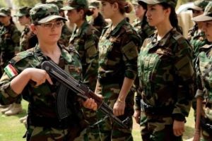 IŞİD'in seks k&ouml;lesi yaptığı Yezidi kadınlar, intikam i&ccedil;in silahlandı