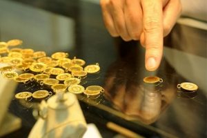 Ve &ccedil;eyrek altında rekor: Duyan kuyumcuya koştu!