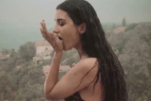 Tuba B&uuml;y&uuml;k&uuml;st&uuml;n'&uuml;n 'Dar Elbise' filminin fragmanı yayınlandı....
