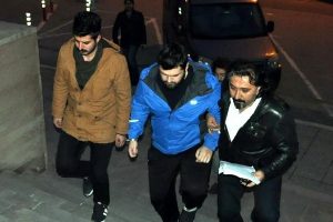 Gizem'i eterle bayıltmış!