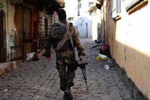 Diyarbakır Valiliği: Sur'un havadan bombalanacağı iddiaları ger&ccedil;eği yansıtmıyor