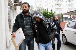 Antalya'da ter&ouml;r operasyonu: 25 g&ouml;zaltı