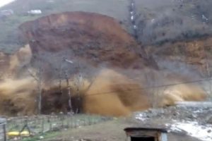 Korkun&ccedil; heyelan kamerada!