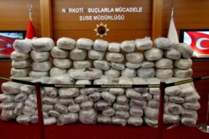 İstanbul'da 410 kilo esrar ele ge&ccedil;irildi