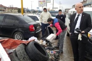 &Ccedil;&ouml;pte bulunan ila&ccedil;lara el konuldu
