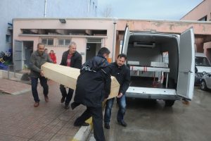 &Ouml;nce kızını sonra kendini vurdu!