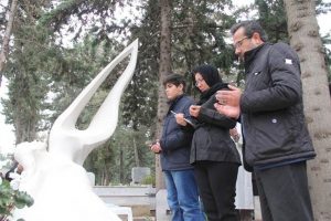 &Ouml;zgecan Aslan mezarı başında anıldı