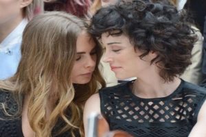 Cara Delevingne kız arkadaşıyla evlenmeye karar verdi!