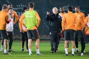 Galatasaray ara vermedi