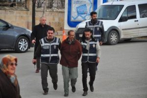 81 yaşındaki kadının katili, &ccedil;ocuğa tecav&uuml;zden sabıkalı &ccedil;ıktı