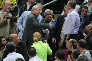 Yer kavgasına Aziz Yıldırım m&uuml;dahele etti