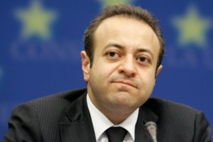 Egemen Bağış: T&uuml;rkiye m&uuml;lteci krizine tek başına g&ouml;ğ&uuml;s geremez