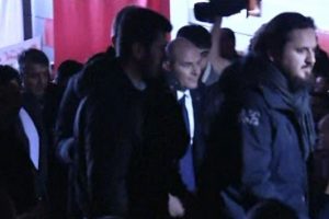 S&uuml;leyman Soylu protestolar &uuml;zerine salonu terk etti