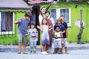 Ş&uuml;kran Ovalı annelik provası yaptı...