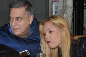 Rahatsız olunca mekanı terketti...
