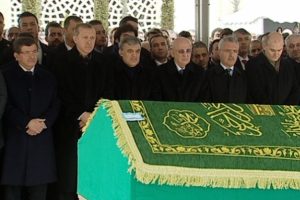 Cenaze t&ouml;renine devletin zirvesi de katıldı
