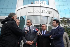Yal&ccedil;ındağ ve Vural'dan Yeni Akit gazetesine ge&ccedil;miş olsun ziyareti