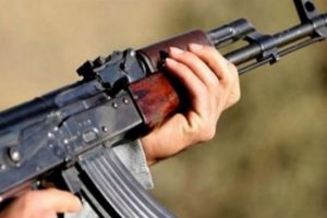 İdil'de PKK'lılar ambulansa ateş a&ccedil;tı
