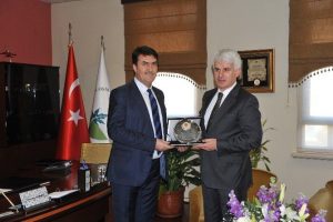 Bursa Milletvekili Şahin, D&uuml;ndar'ı makamında ziyaret etti