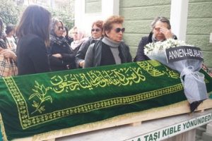 &Uuml;nl&uuml; oyuncu Işıl Y&uuml;cesoy'un acı g&uuml;n&uuml;