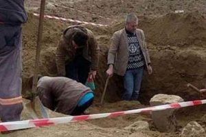 Soğan bah&ccedil;esinde tarihi mezar bulundu