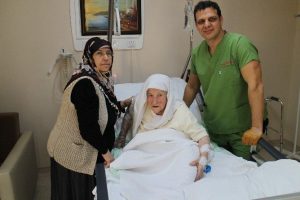 96 yaşında ameliyat oldu