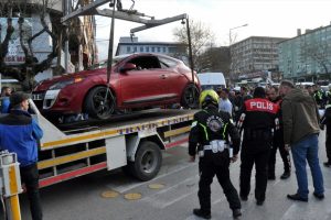 Bursa'da g&uuml;peg&uuml;nd&uuml;z silahlı &ccedil;atışma!