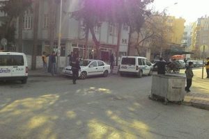 Kız kavgasını polis ayırdı