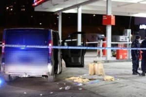 G&ouml;steride bir kişi silahla ağır yaralandı