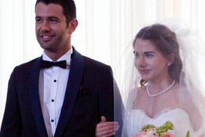 Ezgi Asaroğlu'yla birlikte olan Keremcem'e hayranları b&ouml;yle seslendi: Evlenmeni istemiyoruz
