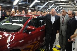 Ko&ccedil; Holding, 'yılın otomobili' ve 'yılın şirketi' &ouml;d&uuml;llerini Milano'da aldı