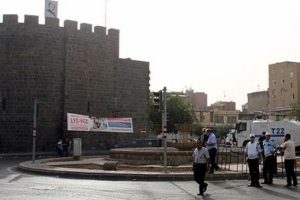 Diyarbakır Valisi: Hendeklerin y&uuml;zde 95'i temizlendi